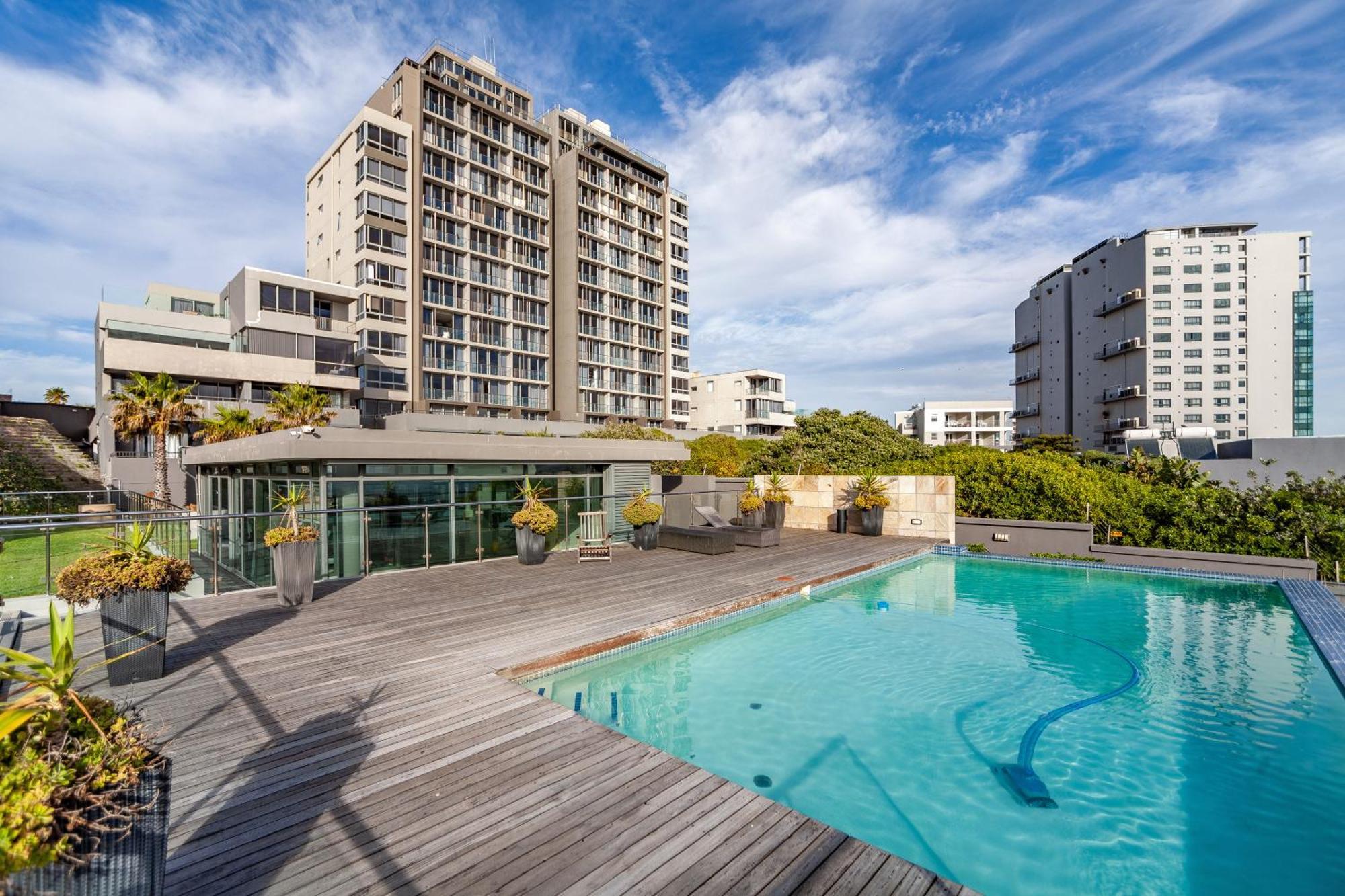 Modern Beachfront With Ocean Views - Infinity G9, Blouberg, Cape Town Bloubergstrand Exterior photo