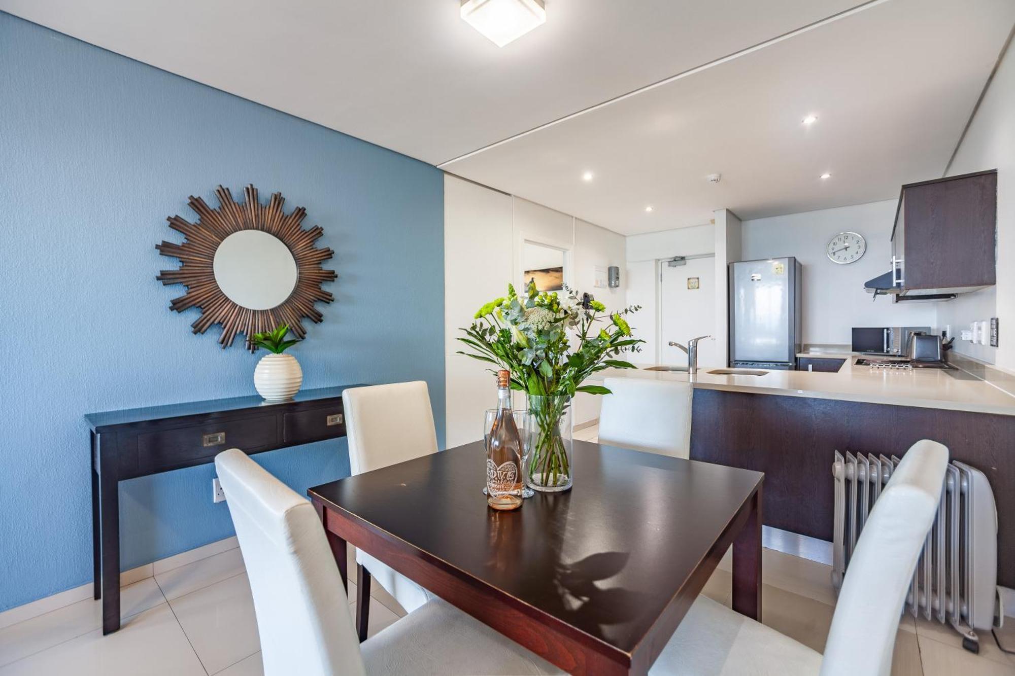 Modern Beachfront With Ocean Views - Infinity G9, Blouberg, Cape Town Bloubergstrand Exterior photo