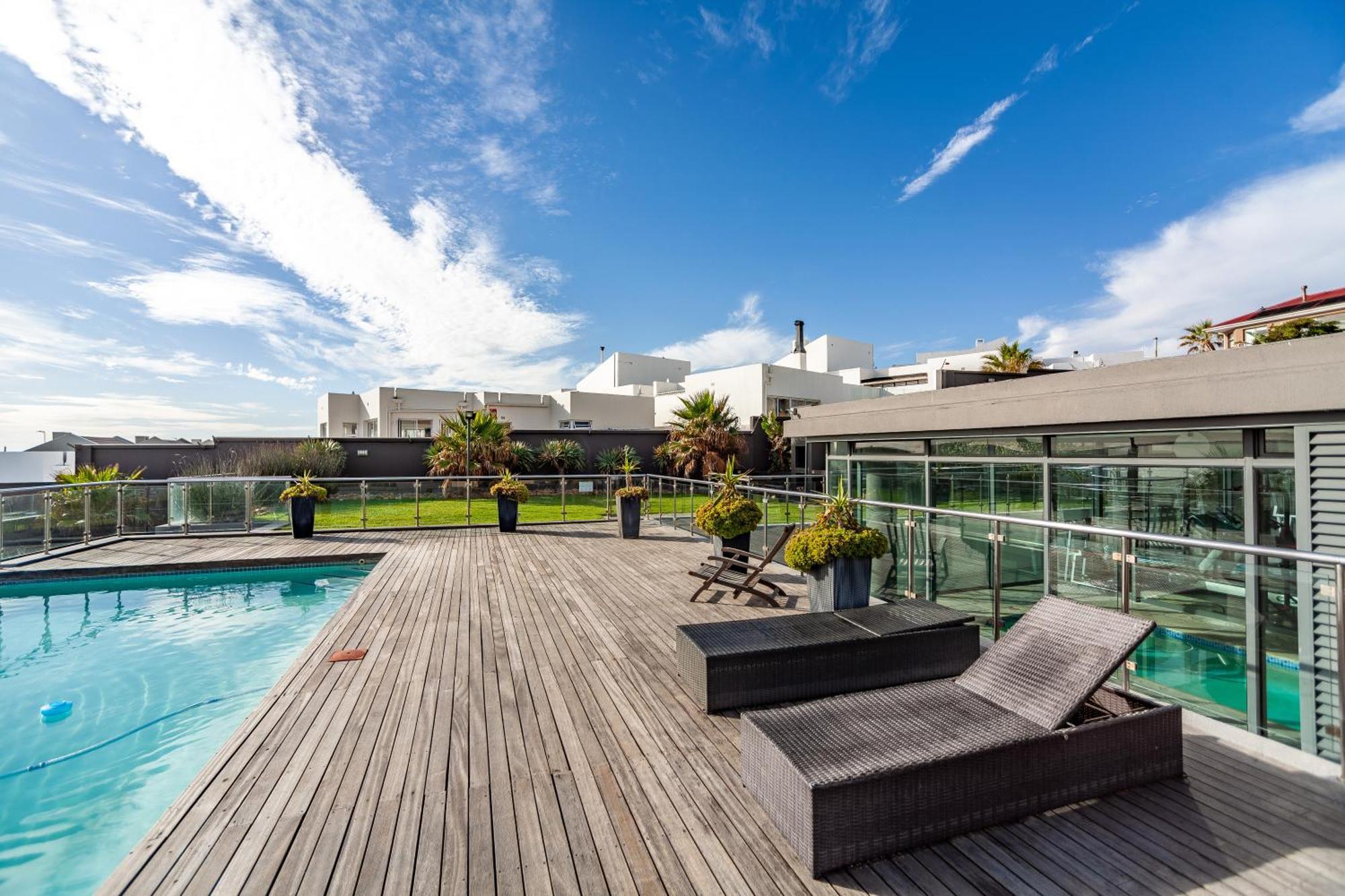 Modern Beachfront With Ocean Views - Infinity G9, Blouberg, Cape Town Bloubergstrand Exterior photo