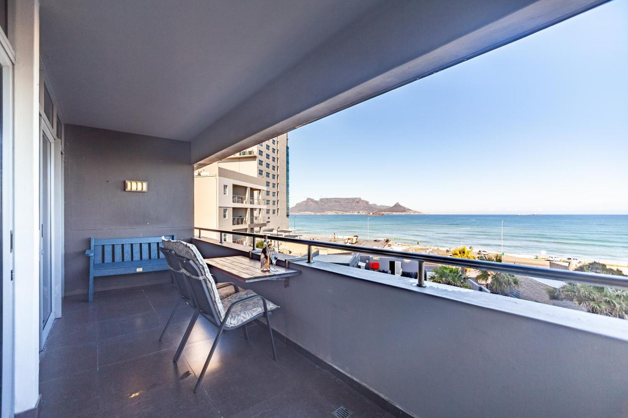 Modern Beachfront With Ocean Views - Infinity G9, Blouberg, Cape Town Bloubergstrand Exterior photo