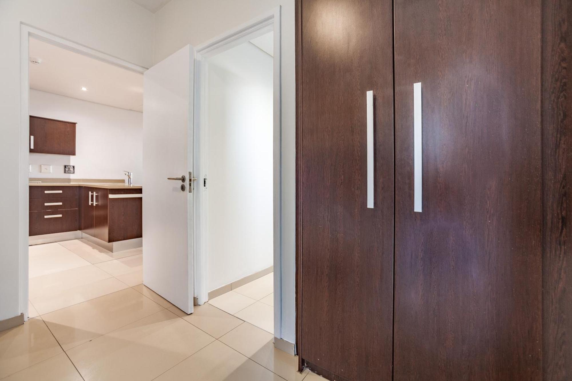 Modern Beachfront With Ocean Views - Infinity G9, Blouberg, Cape Town Bloubergstrand Exterior photo