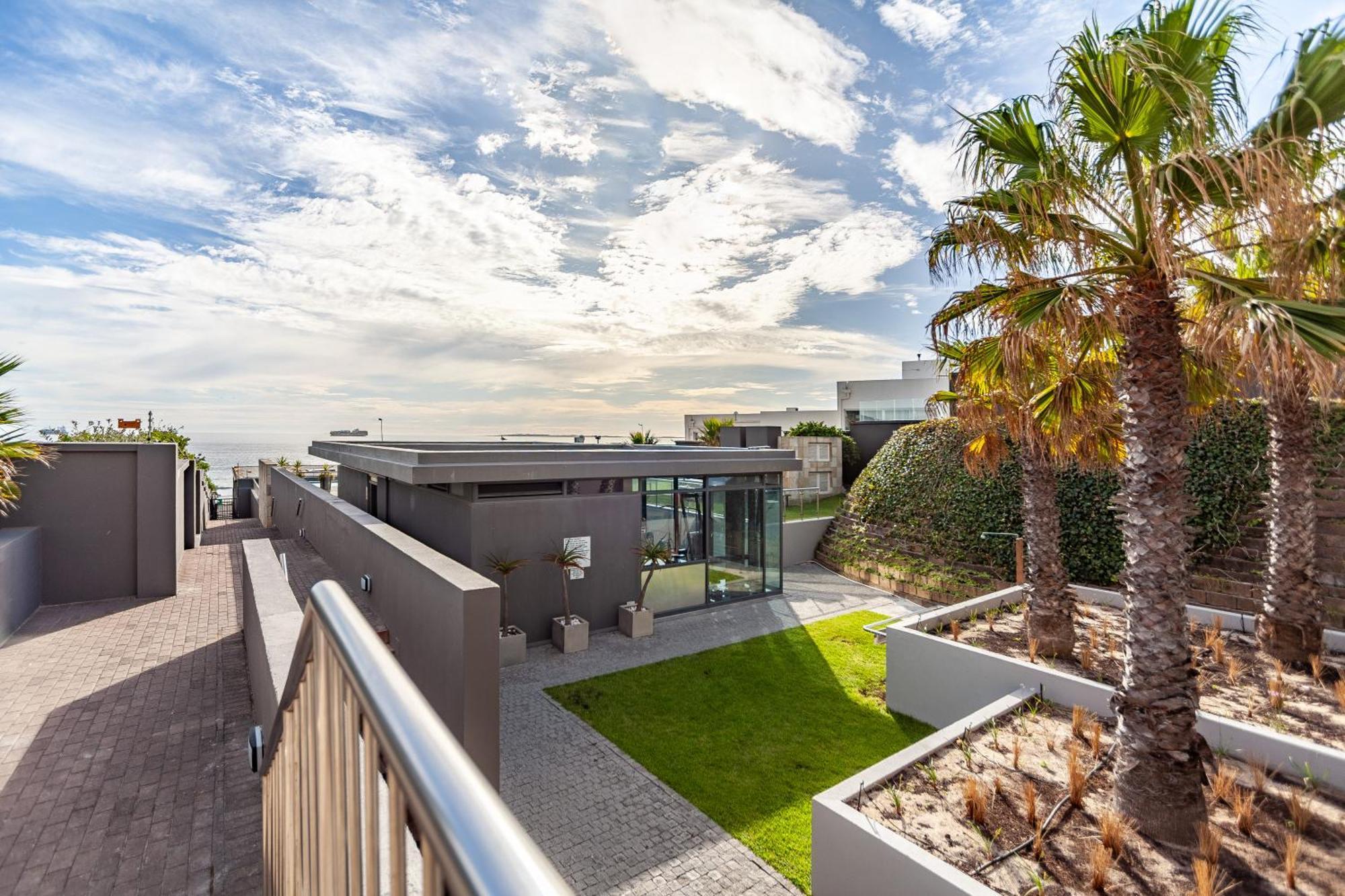 Modern Beachfront With Ocean Views - Infinity G9, Blouberg, Cape Town Bloubergstrand Exterior photo