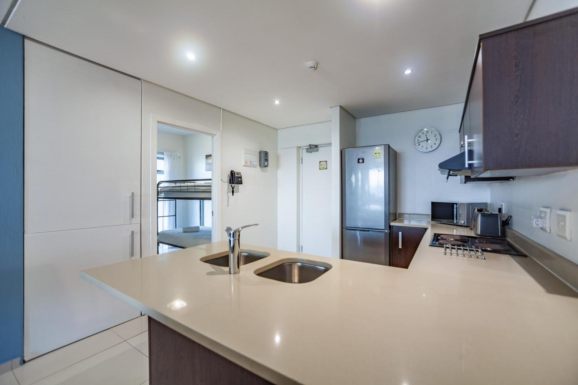 Modern Beachfront With Ocean Views - Infinity G9, Blouberg, Cape Town Bloubergstrand Exterior photo