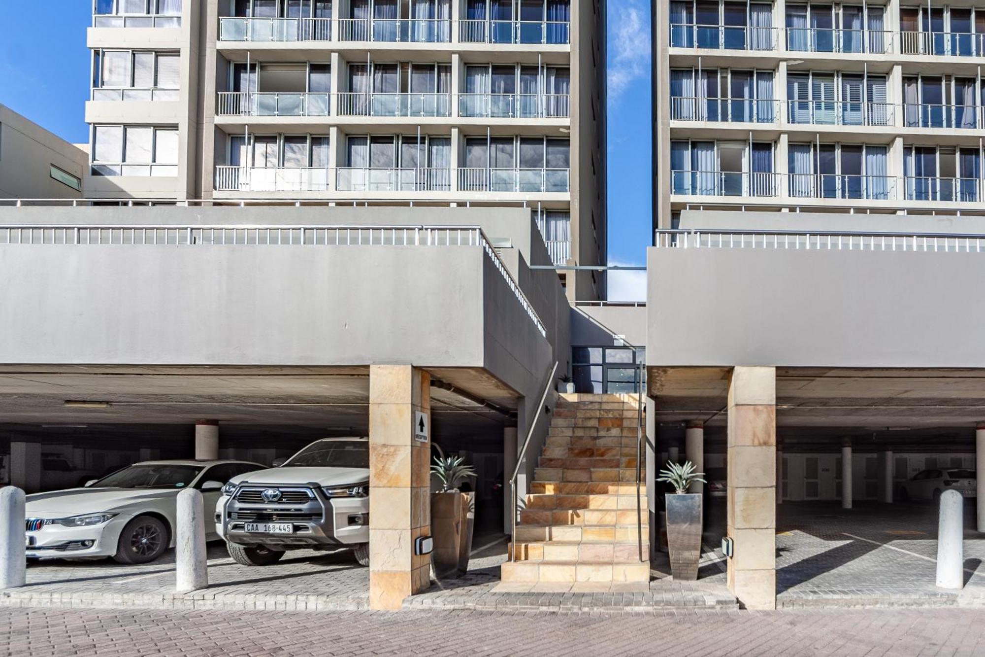 Modern Beachfront With Ocean Views - Infinity G9, Blouberg, Cape Town Bloubergstrand Exterior photo
