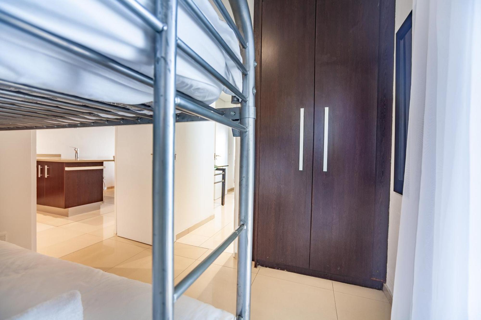 Modern Beachfront With Ocean Views - Infinity G9, Blouberg, Cape Town Bloubergstrand Exterior photo